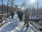 В Октябрьском сельском округе добровольцы расчистили проезд от снега